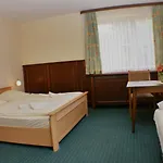 Gasthaus&hotel Lindenkrug Hotel