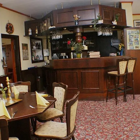 & Lindenkrug 포세리츠