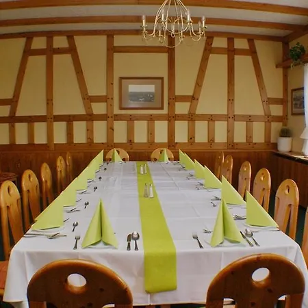 & Lindenkrug 호텔 포세리츠