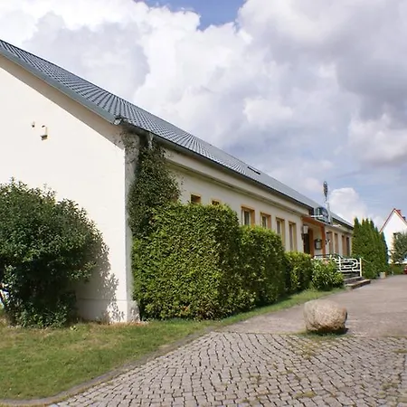 & Lindenkrug Hotel