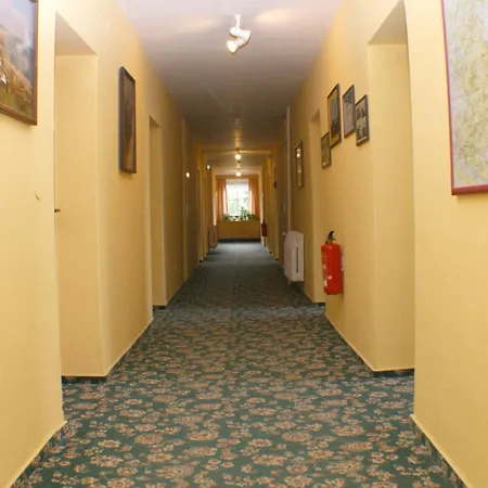 호텔 & Lindenkrug 포세리츠